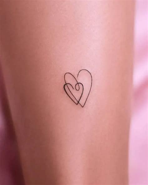 20 Heart Tattoo Ideas Youre Bound to Fall in Love。